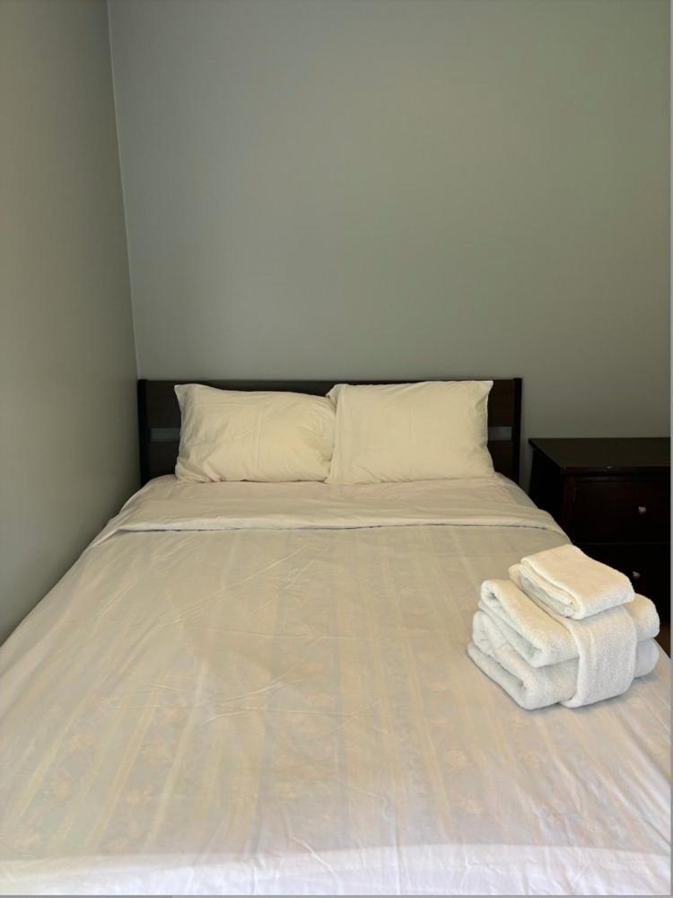 Cozy Retreat On Sandpiper Court - Room H With Share Bathroom 列治文 外观 照片