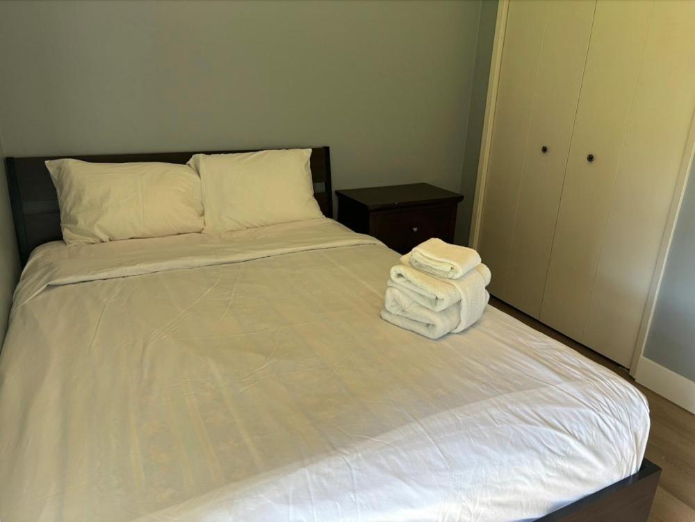 Cozy Retreat On Sandpiper Court - Room H With Share Bathroom 列治文 外观 照片