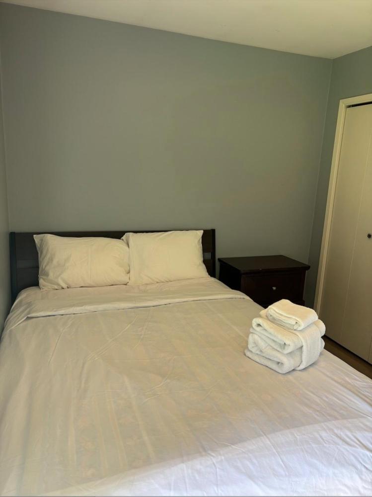 Cozy Retreat On Sandpiper Court - Room H With Share Bathroom 列治文 外观 照片